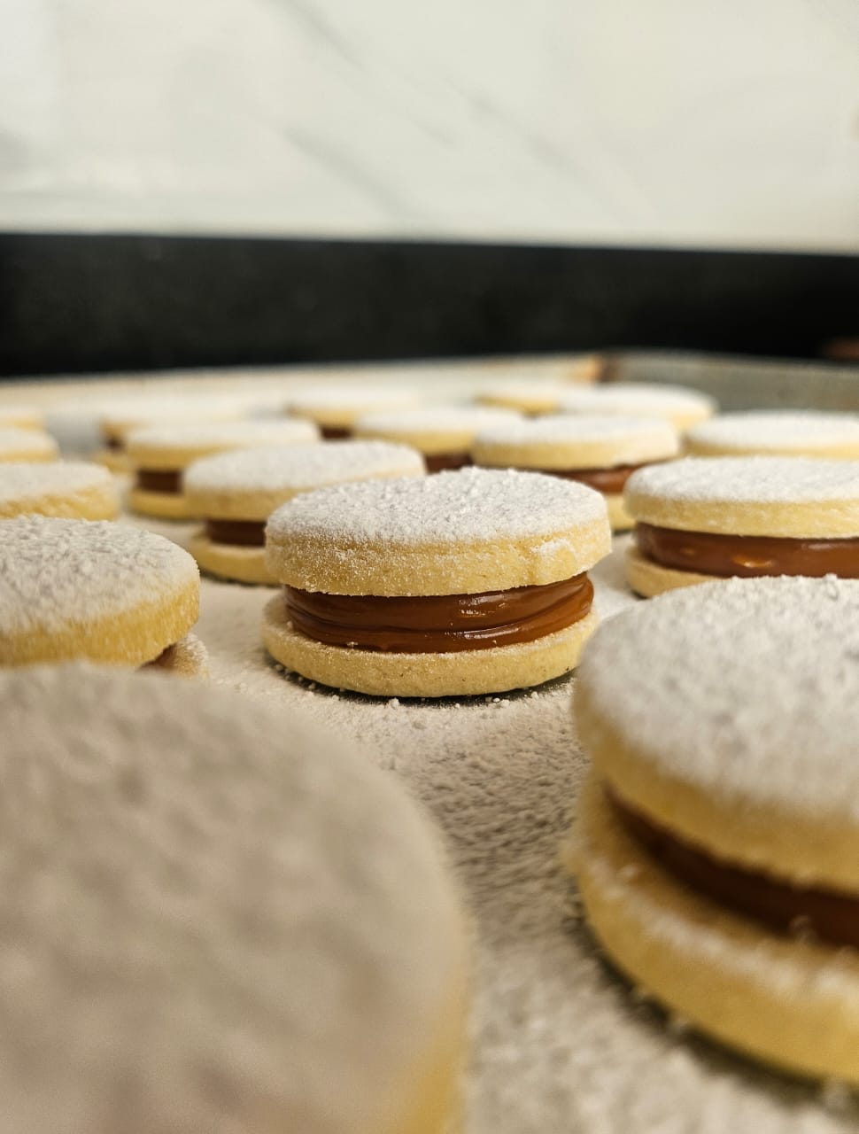 Alfajores y bocaditos artesanales - Kusisa Repostería